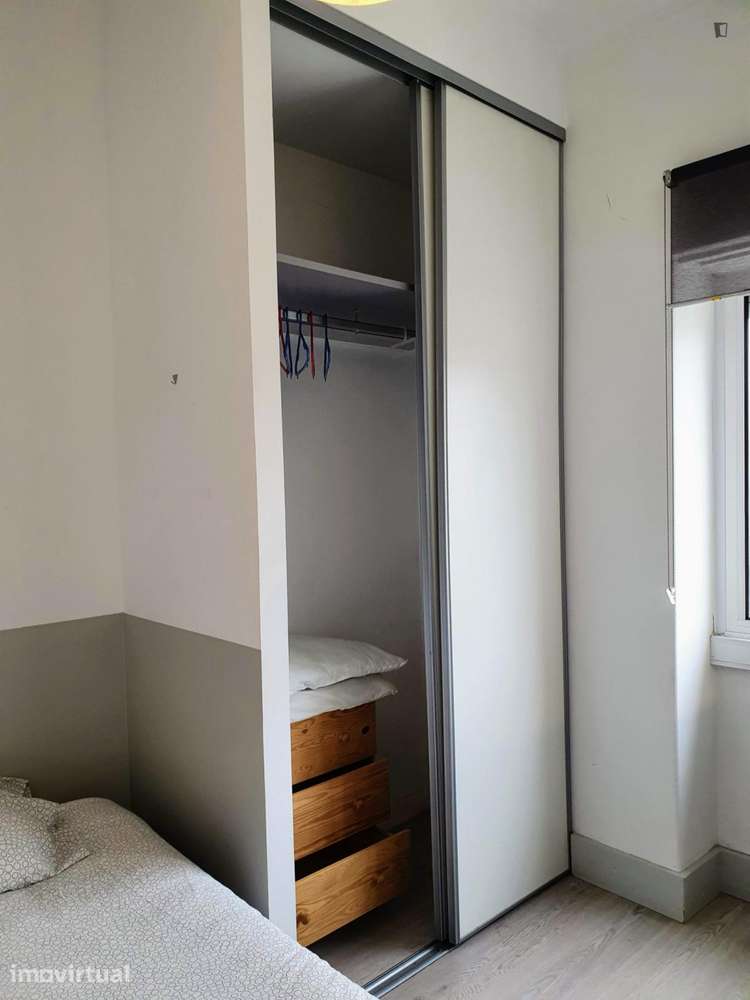 Quarto - localizado em Montes Claros Coimbra - Grande imagem: 3/25