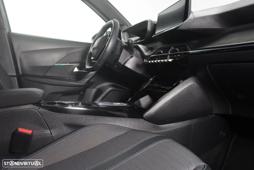 Peugeot e-2008 Allure - 13