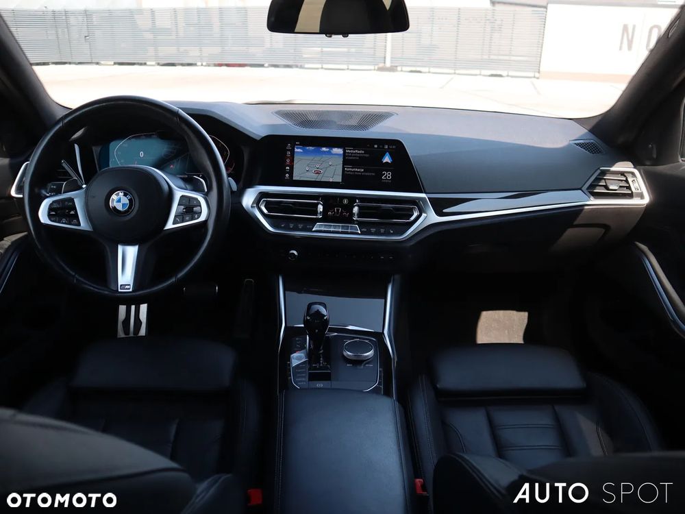 BMW Seria 3 320d xDrive M Sport - 23