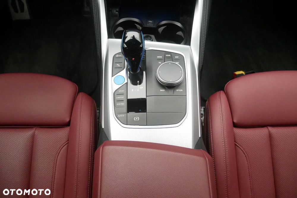 BMW i4 - 11