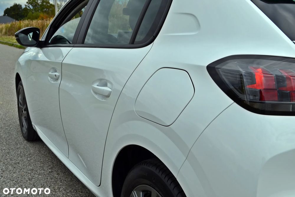 Peugeot 208 - 13