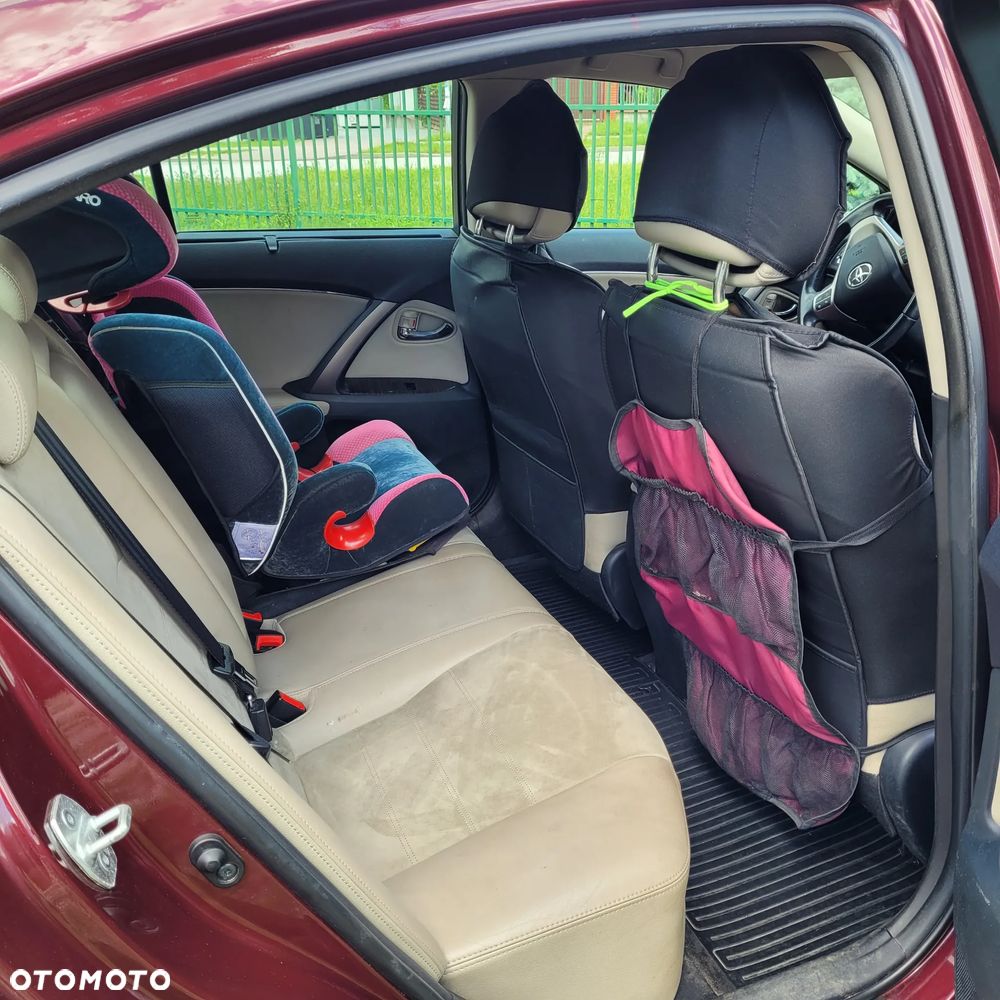 Toyota Avensis 1.8 Style - 12