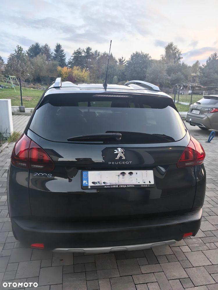 Peugeot 2008 1.2 Pure Tech Allure S&S - 4