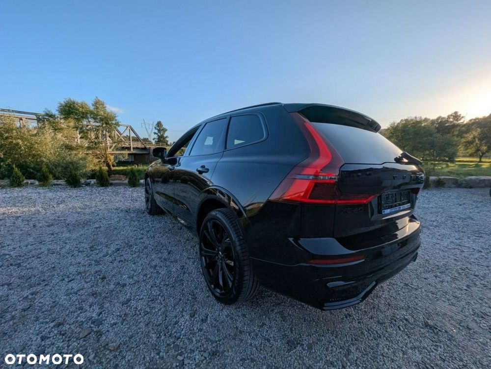 Volvo XC 60 B5 B AWD Plus Dark - 8