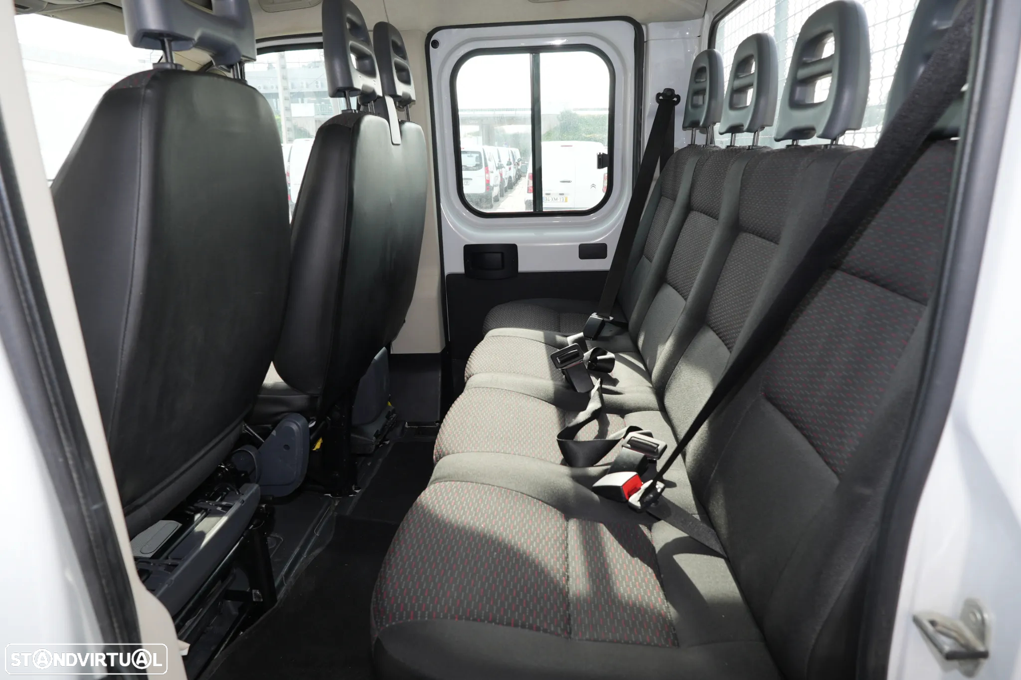 Peugeot Boxer 7Lugares 2.2BlueHDI 140cv - 10