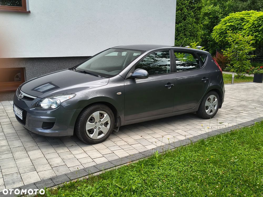 Hyundai i30 1.4 Base + - 3