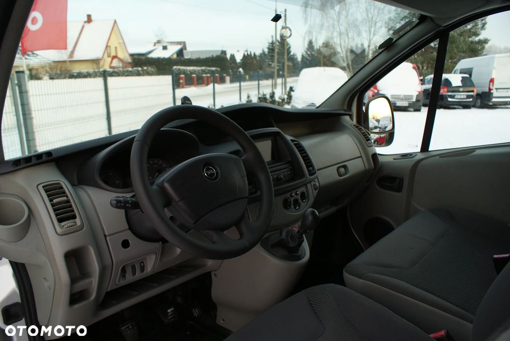 Opel Vivaro - 11