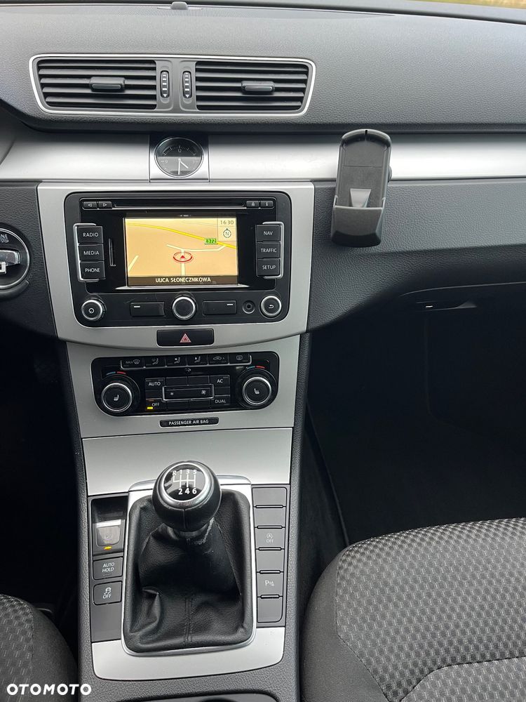 Volkswagen Passat Variant 2.0 Blue TDI SCR Highline - 21
