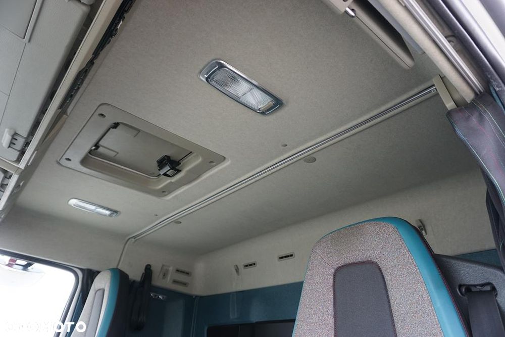 Volvo FM / 500 / 6 X 2 / SKRZYNIOWY + HDS / HMF 3220 K7 / WYS. 18,9 M / OŚ SKRĘTNA - 19