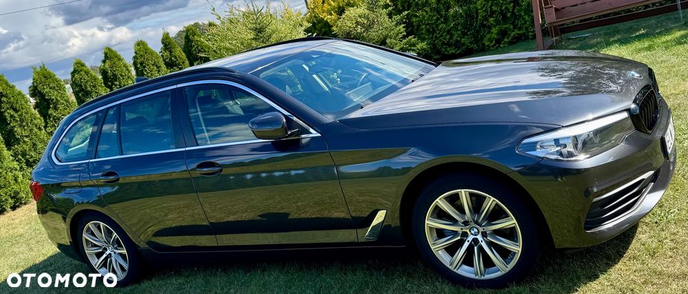 BMW Seria 5 520d Sport Line - 9
