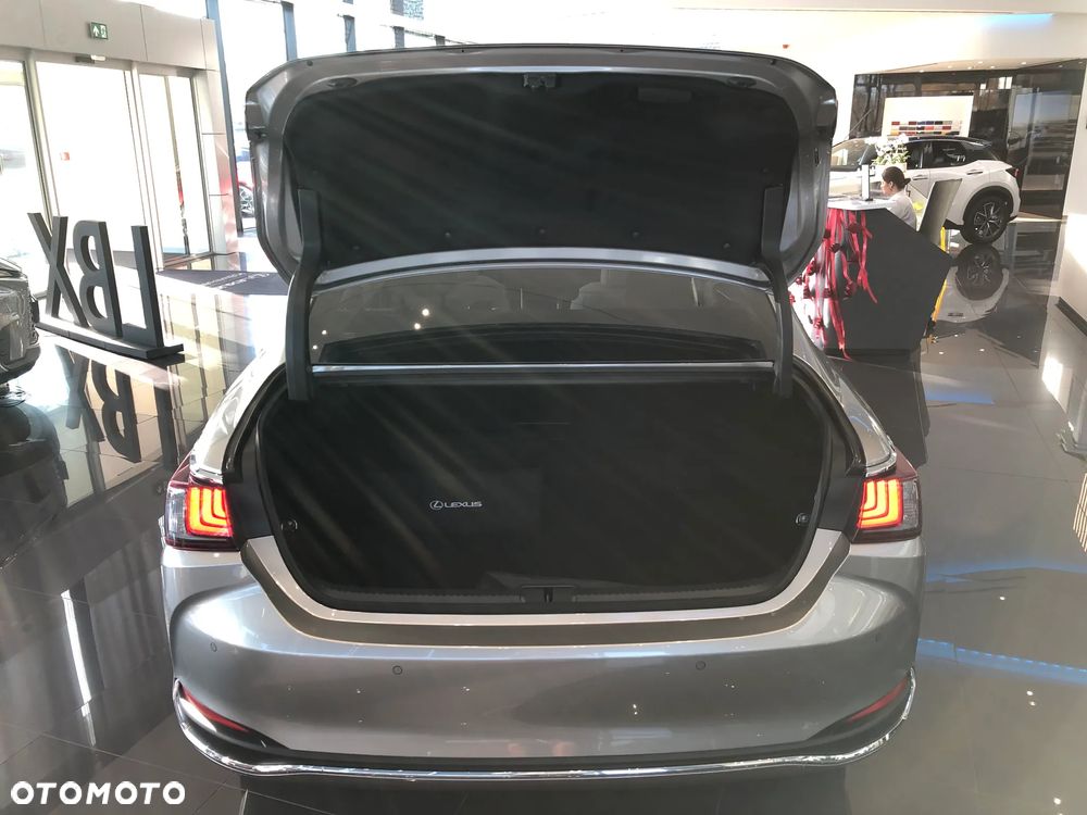 Lexus ES 300h Business Edition - 7