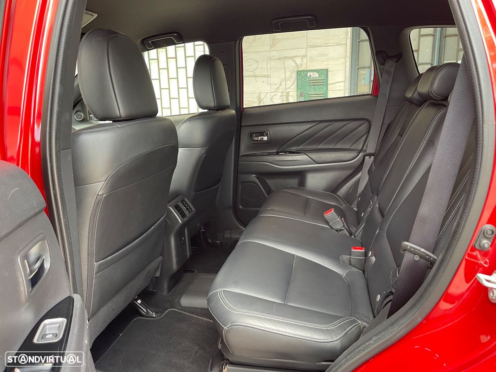 Mitsubishi Outlander - 15
