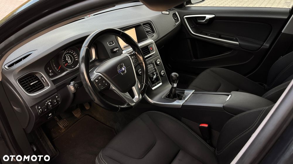 Volvo V60 D2 Base - 10