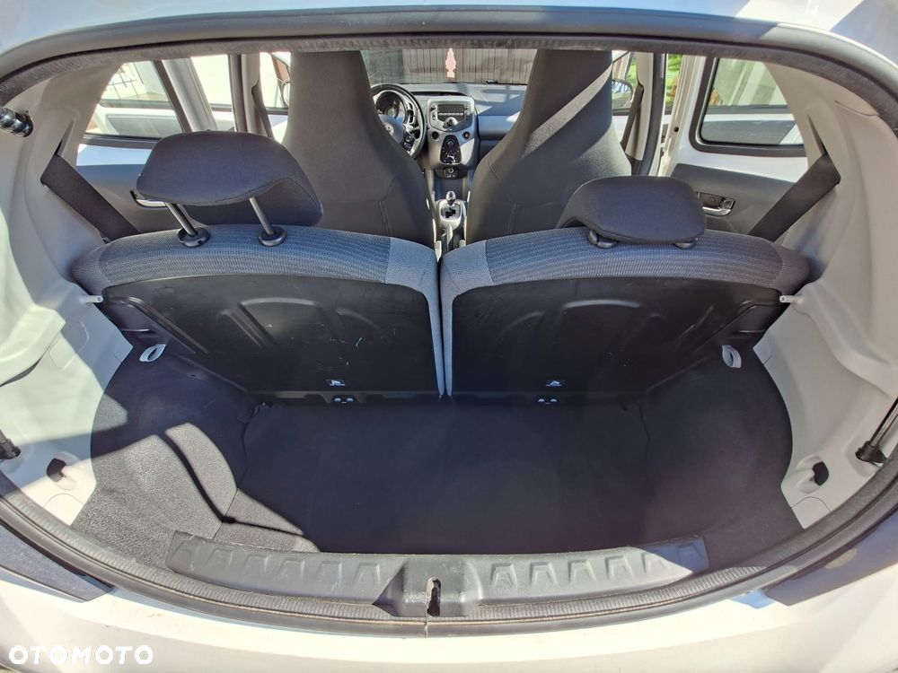 Toyota Aygo x.shift x-play connect - 8