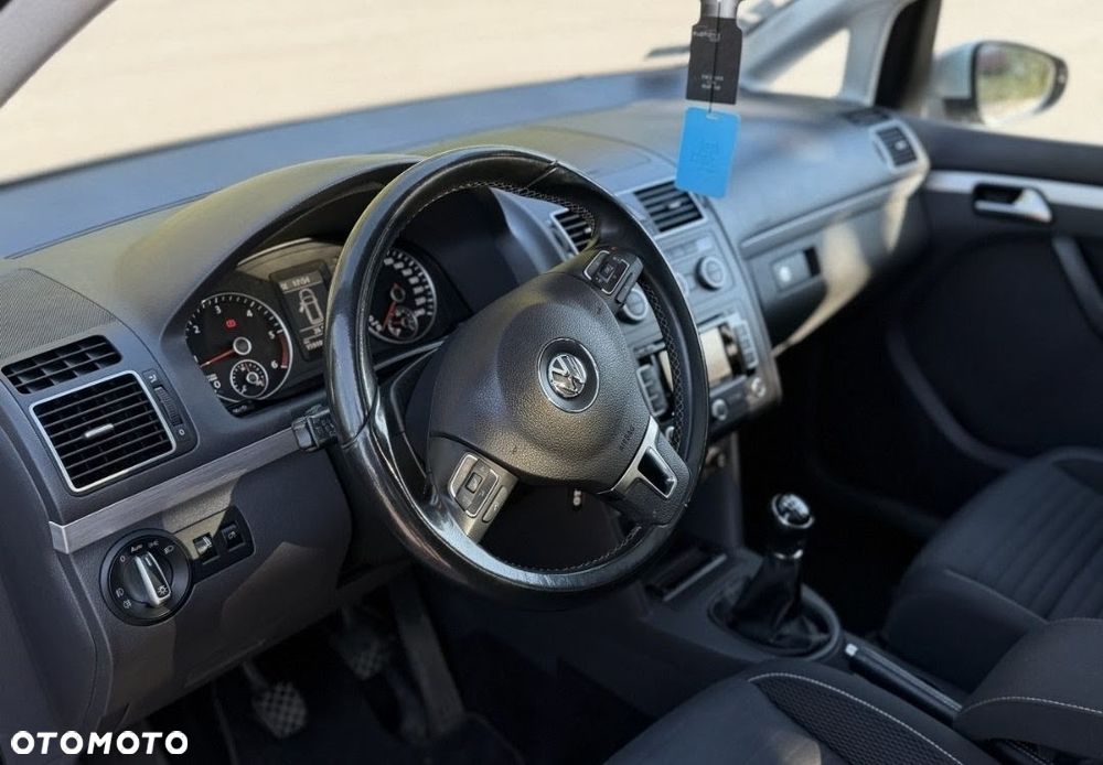 Volkswagen Touran - 8