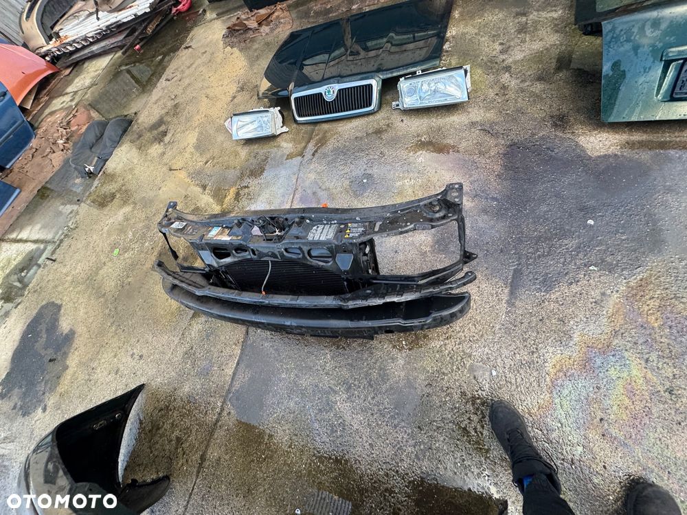 Skoda Octawia octavia 1 zielone kolor zielony drzwi 9570 zderzak przód przedni pas przedni benzyna lampy przednie maska klapa bagażnika klapa tył lampy tylnie tył drzwi prawe lewe przednie tylne - 4