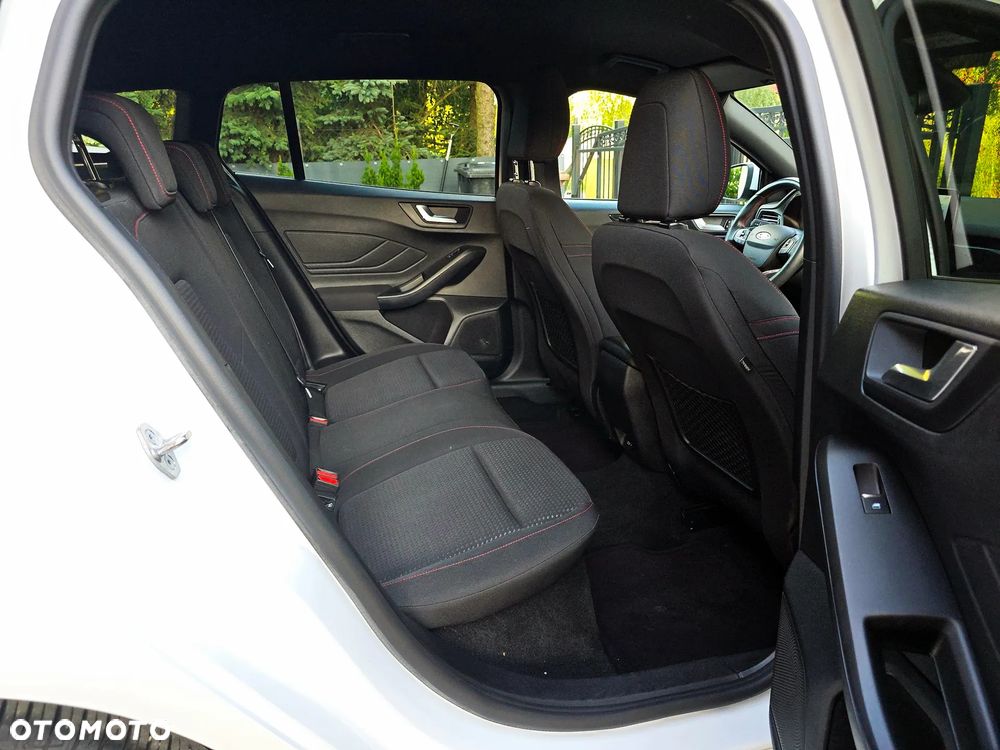 Ford Focus 1.5 EcoBoost ST-Line - 10