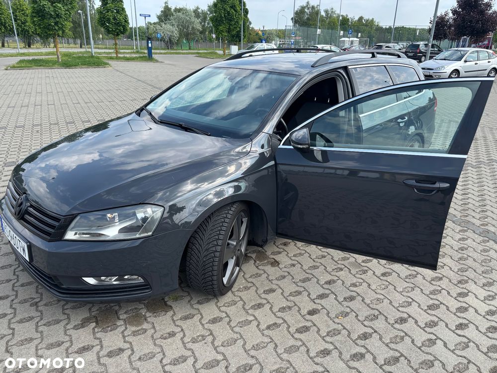 Volkswagen Passat 1.6 TDI DPF BlueMot Comfortline - 9