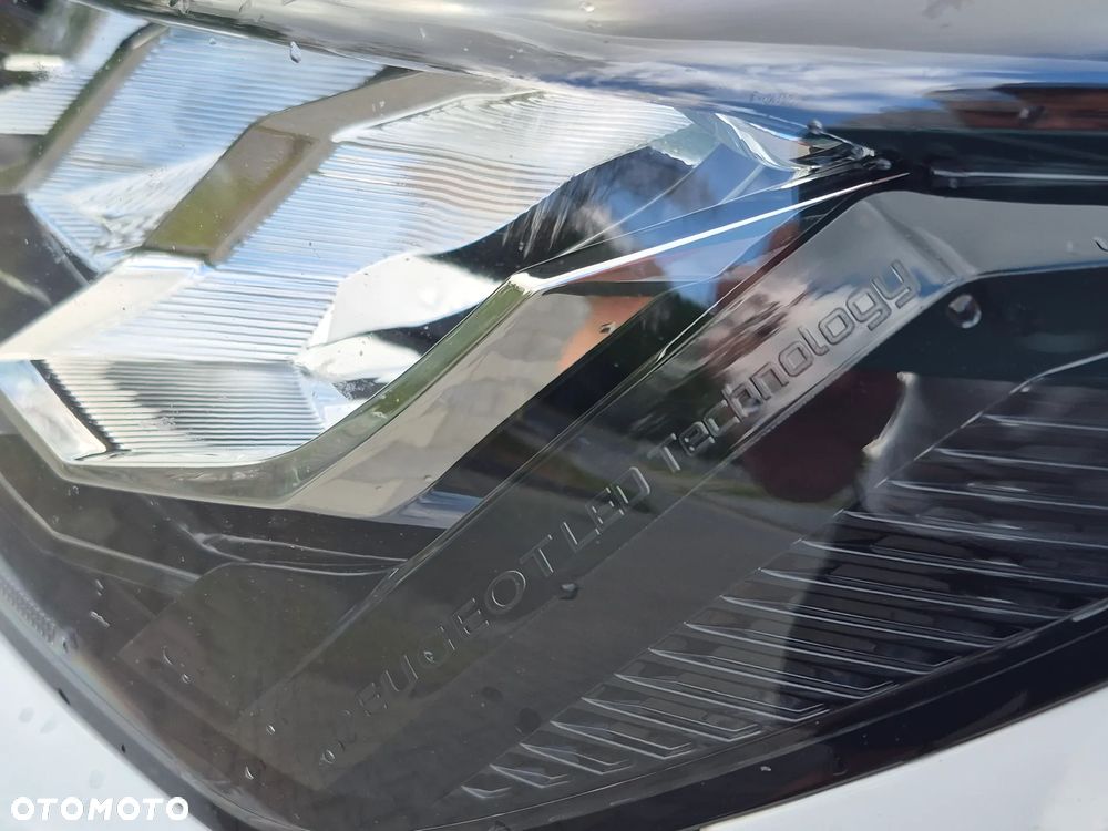 Peugeot 2008 1.5 BlueHDi Allure S&S EAT8 - 24