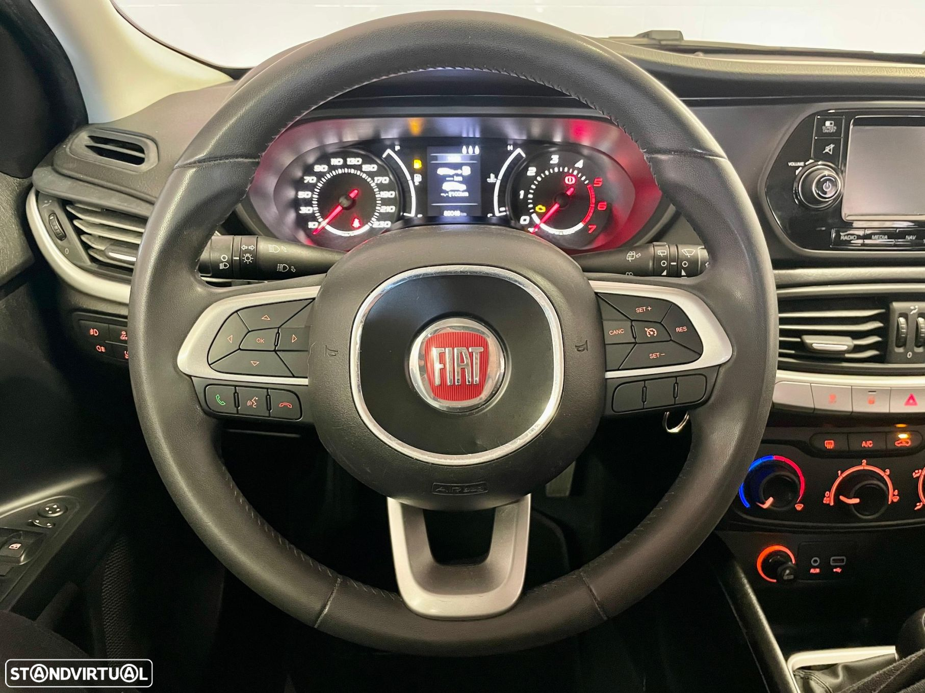 Fiat Tipo Station Wagon 1.3 M-Jet Easy - 21