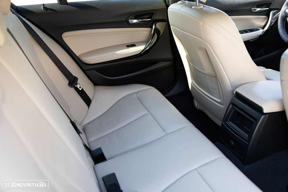 BMW 116 d Pack M - 32