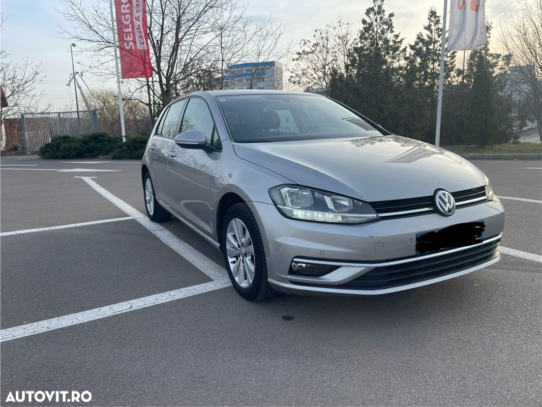 Volkswagen Golf - 1