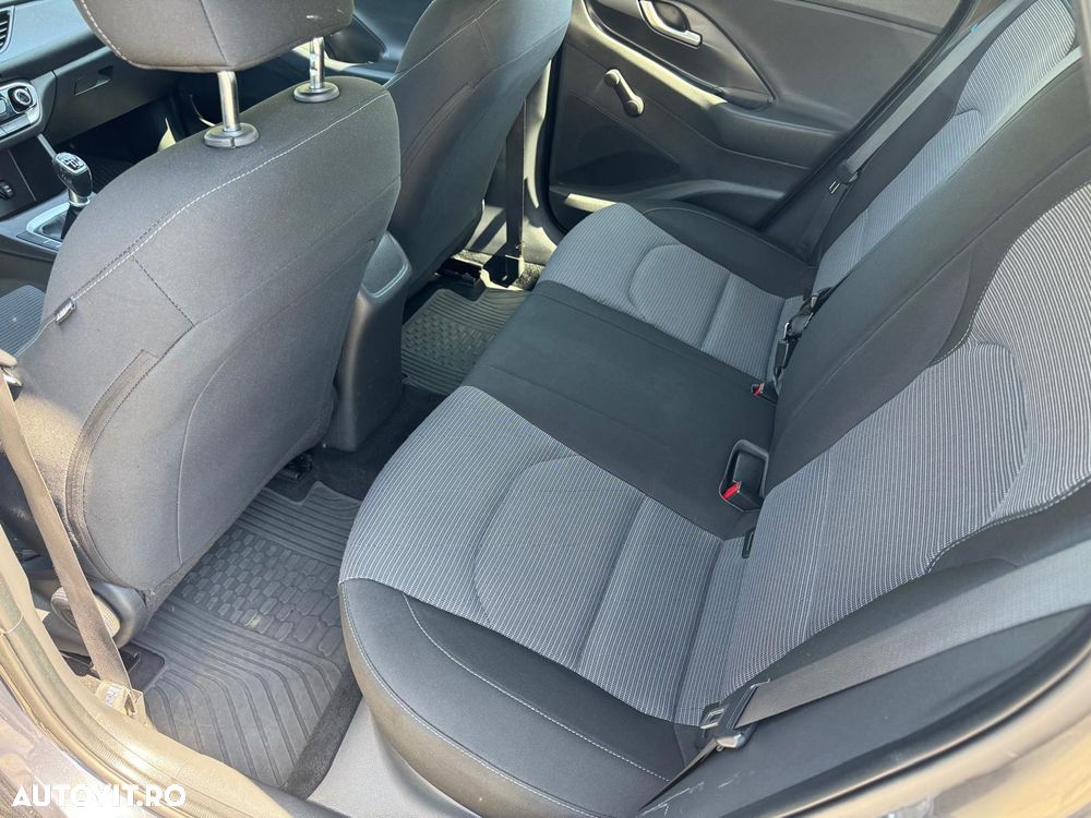 Hyundai i30 1.5 110CP 5DR M/T Comfort - 11