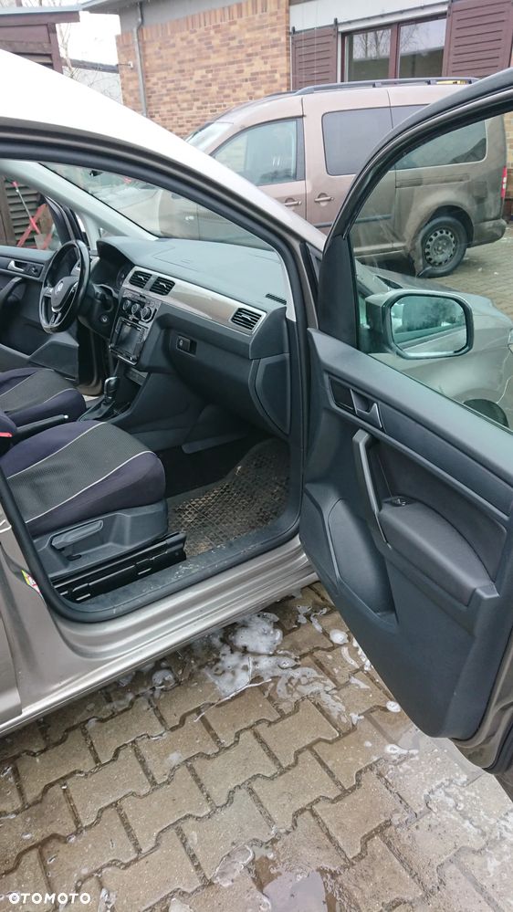 Volkswagen Caddy 2.0 TDI Comfortline DSG - 5