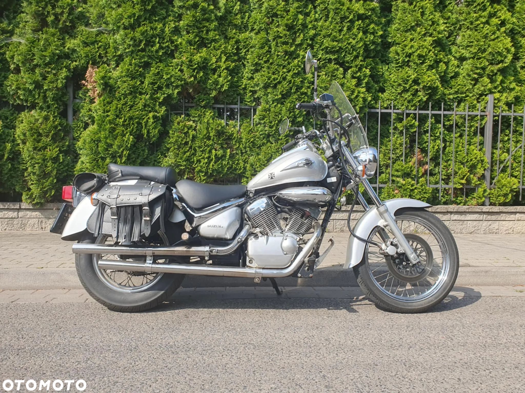 Suzuki Intruder - 1