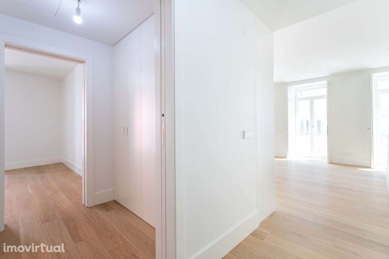 APARTAMENTO T2 DUPLEX DE LUXO, A 3 MINUTOS DA AV. DA LIBERDADE - Grande imagem: 2/39