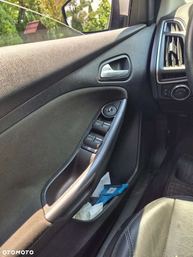 Ford Focus - 30