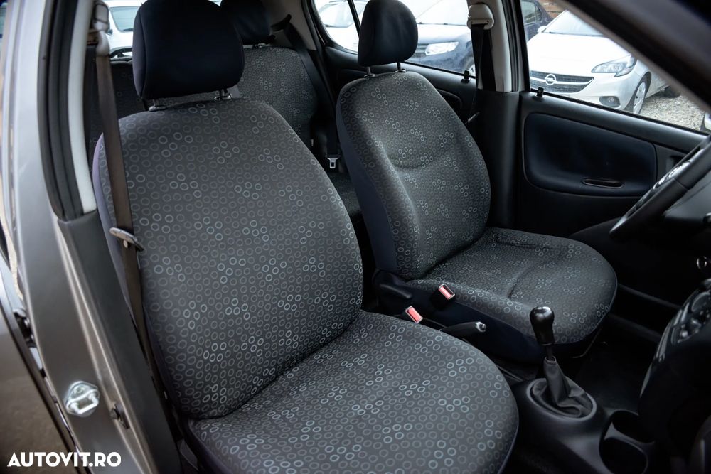Toyota Yaris 1.3 Sol - 19