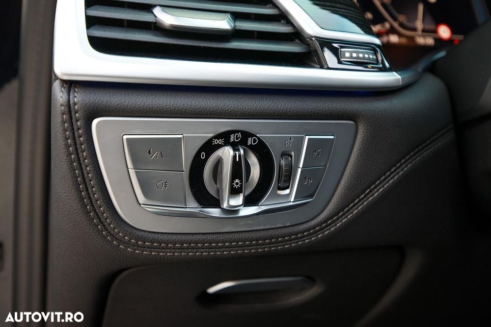 BMW Seria 7 - 35