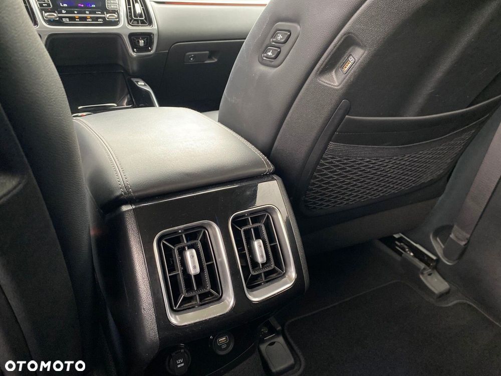 Kia Sorento - 13
