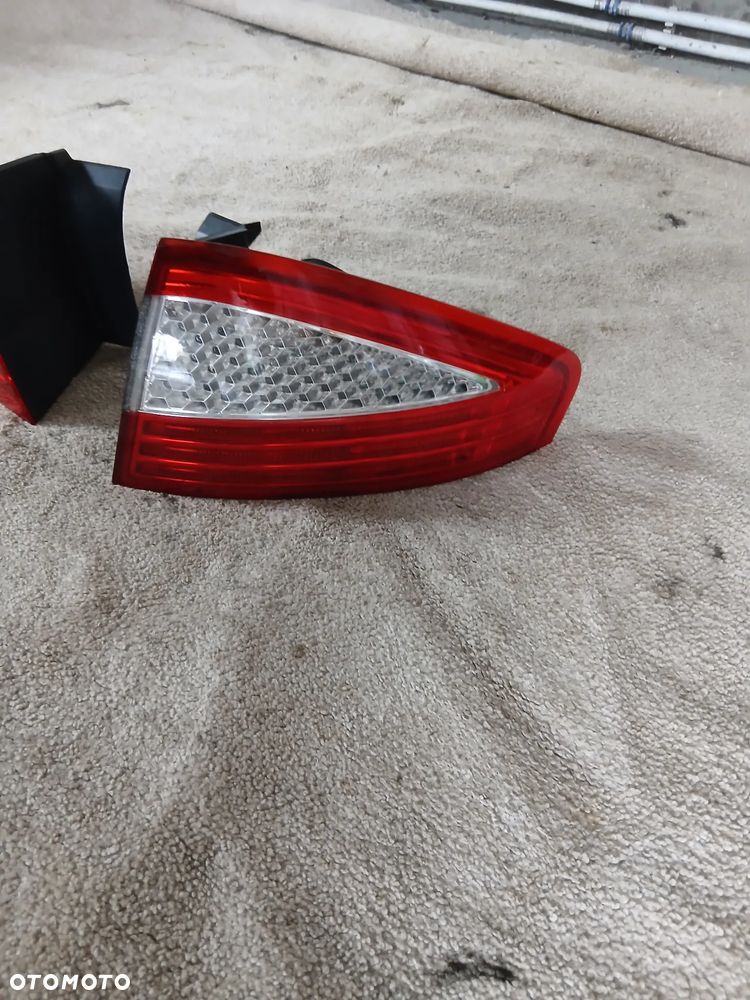 LAMPA TYLNA LEWA FORD MONDEO MK 4 HB. - 3