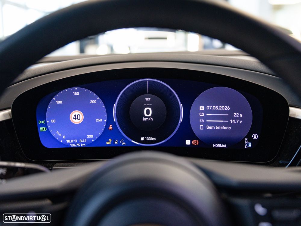 Porsche Macan Electric - 24