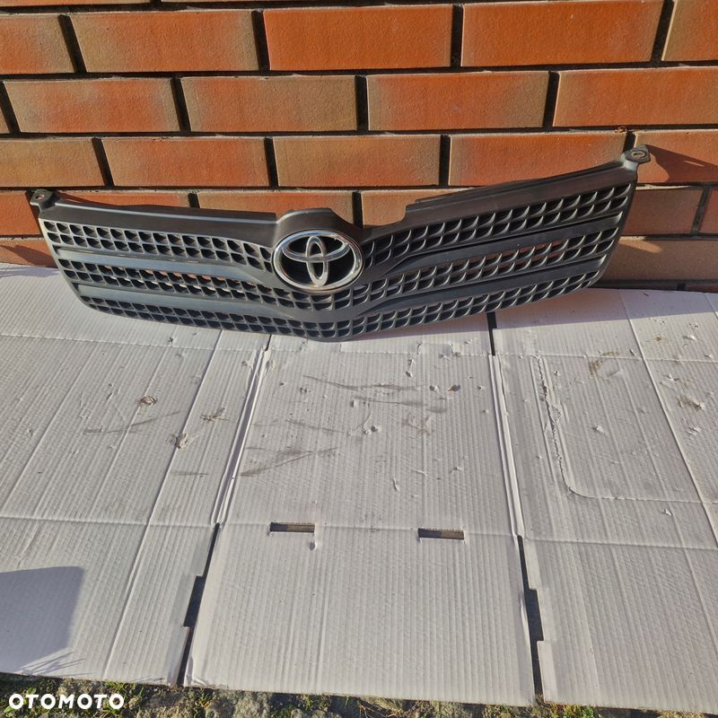 TOYOTA COROLLA GRILL ATRAPA 53111-13240 - 1