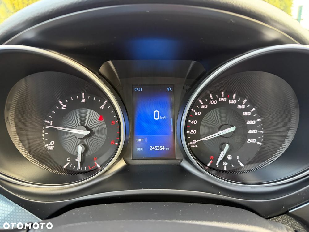 Toyota Avensis 2.0 D-4D Premium - 21