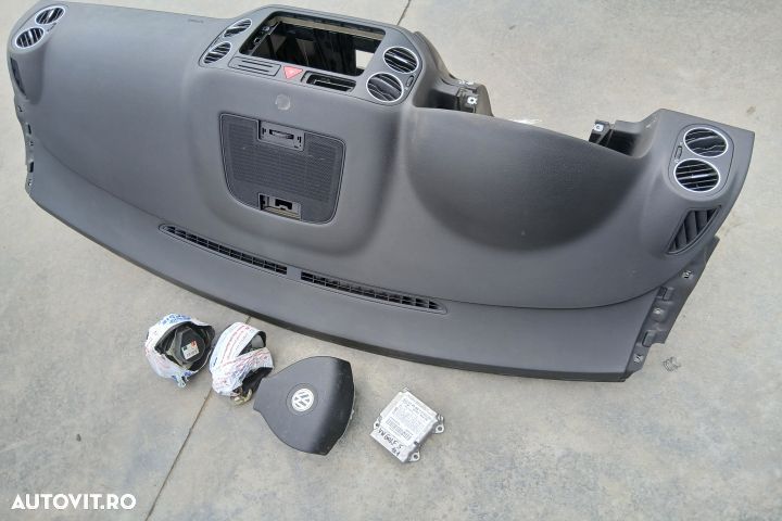 Kit airbag cu plansa de bord 1K0909605T 1K3857706D 5M1857705B 1K09096 - 2