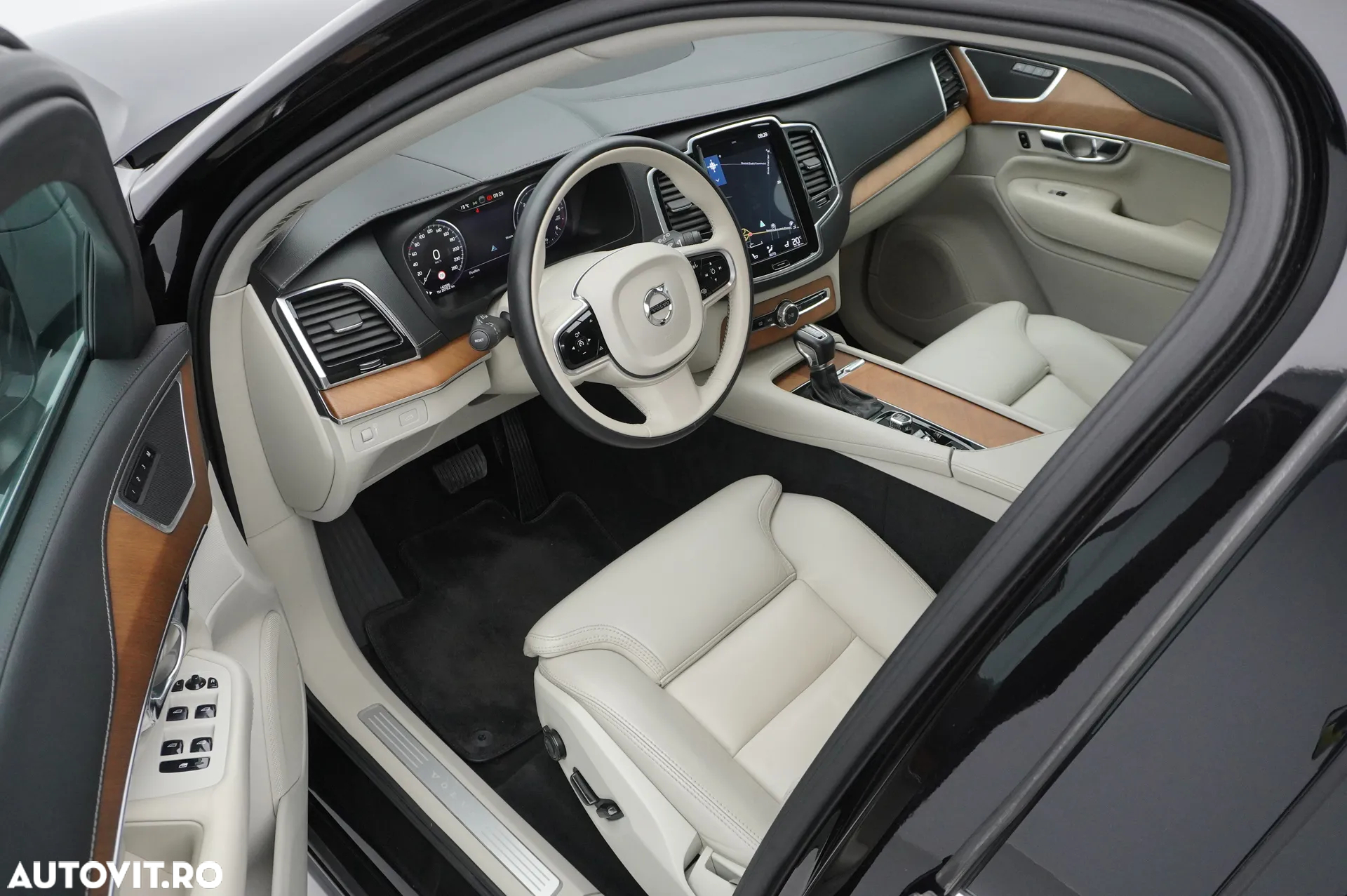 Volvo XC 90 D5 AWD Inscription - 8