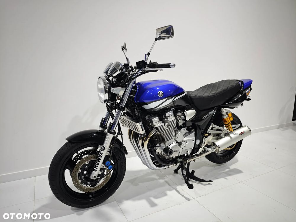 Yamaha XJR - 18