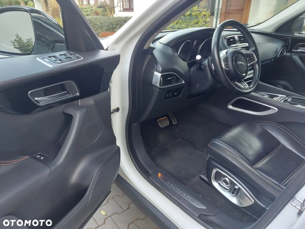 Jaguar F-Pace 2.0 i4D AWD Prestige - 8