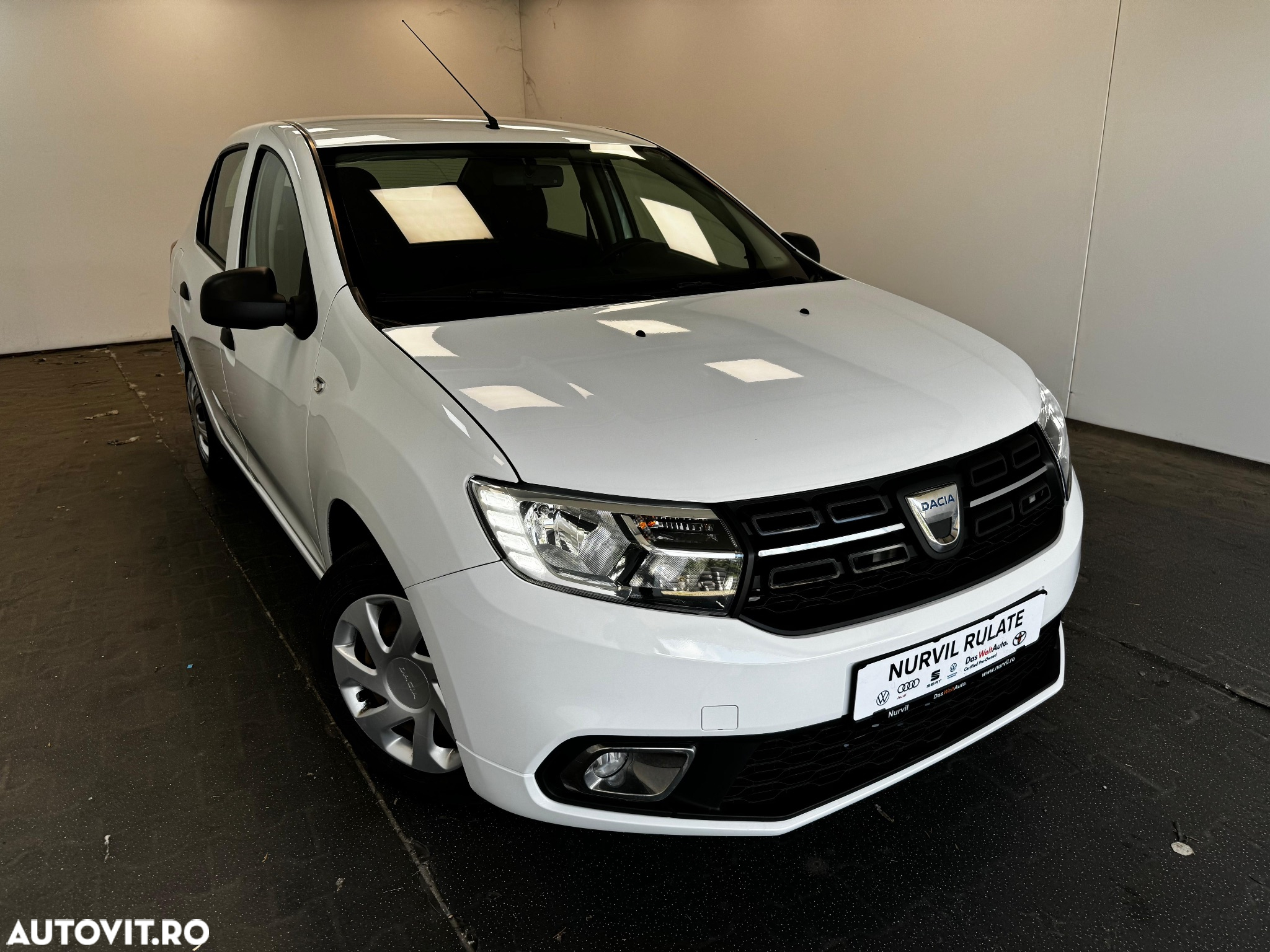 Dacia Logan 1.0 SCe SL PLUS - 9