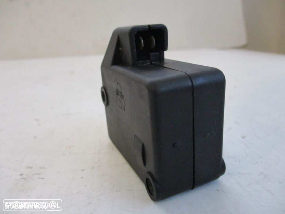 Pistola / mecanismo fecho mala Peugeot 206 - 2