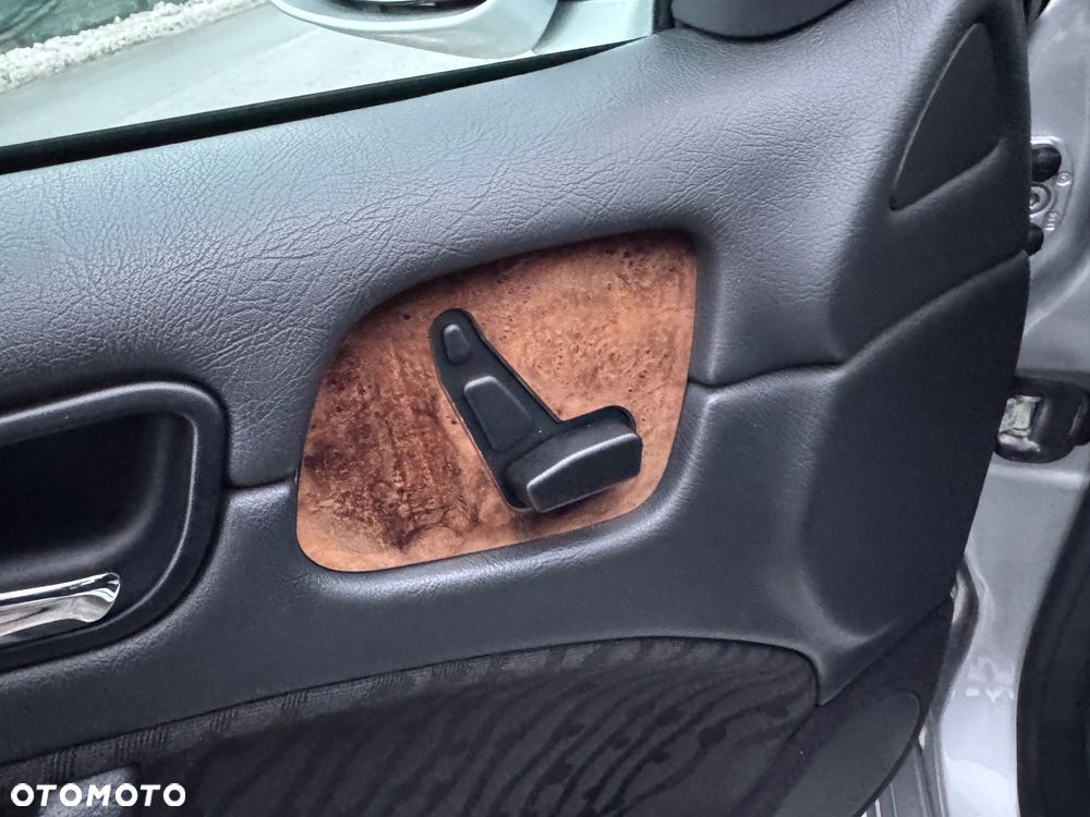 Mercedes-Benz CLK - 20