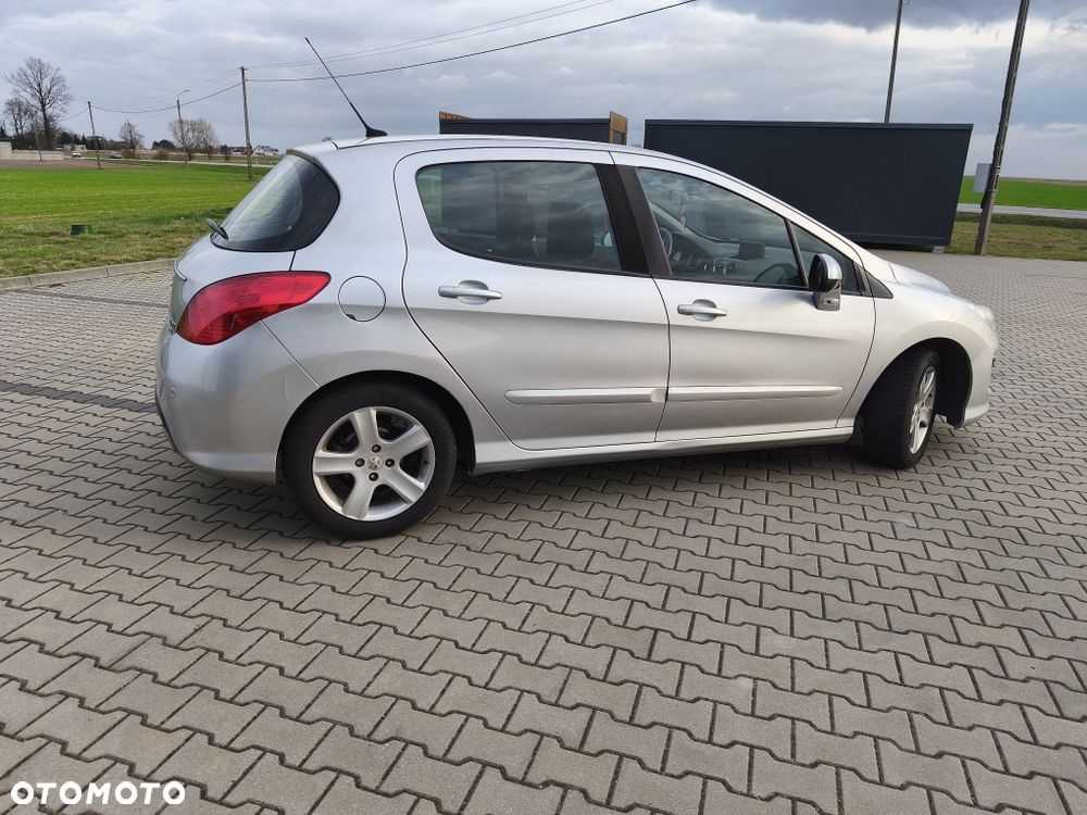 Peugeot 308 - 8