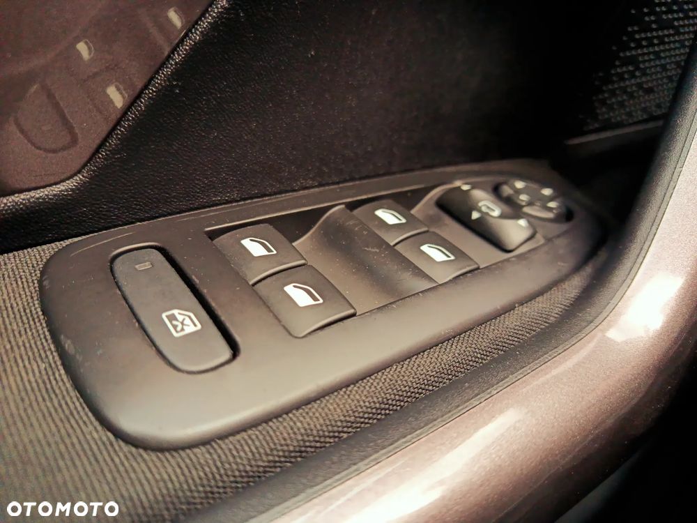 Peugeot 2008 - 17