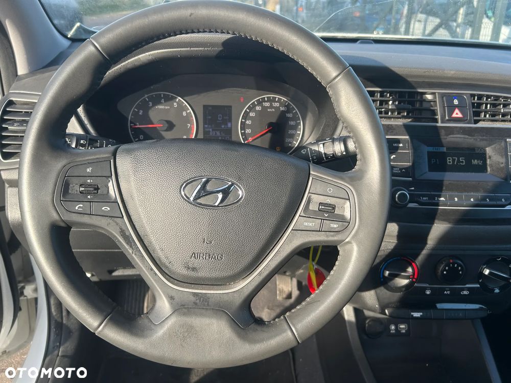 Hyundai i20 - 12