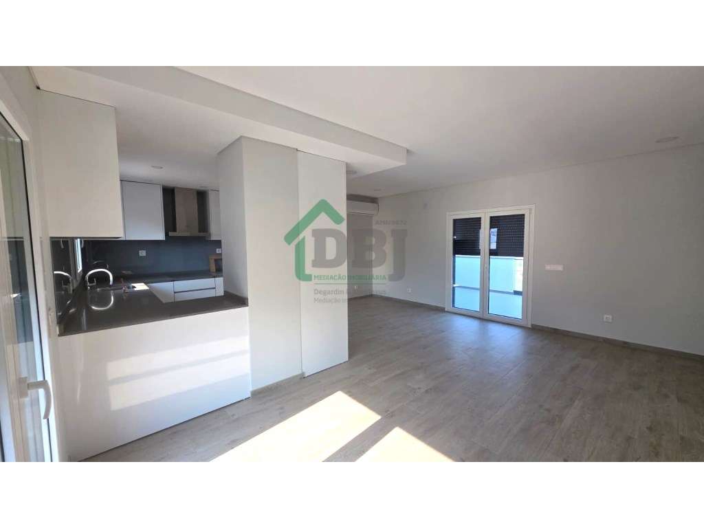 T3 C/Terraços Fabulosos! 
 Zona Baixa da Cidade - Grande imagem: 3/20