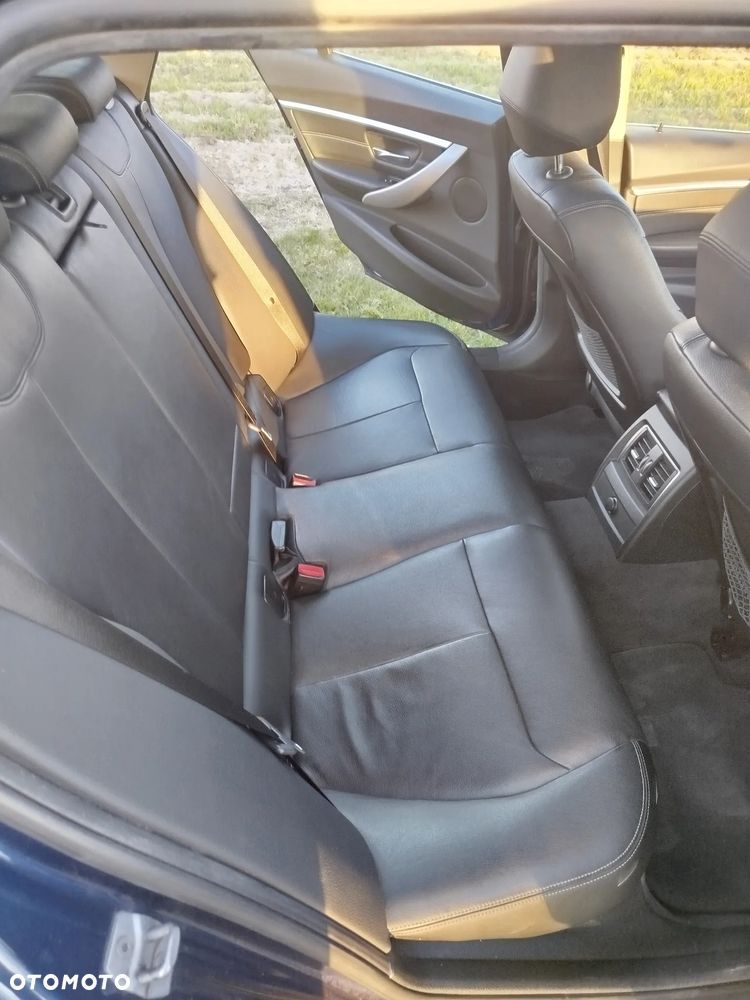 BMW Seria 3 320d Luxury Line - 18